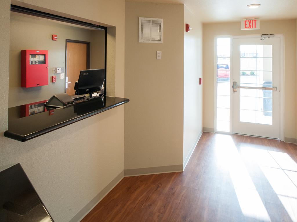 Woodspring Suites Топіка Екстер'єр фото