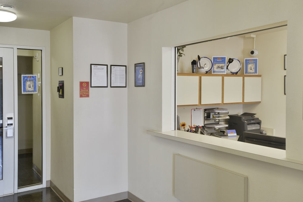 Woodspring Suites Топіка Екстер'єр фото